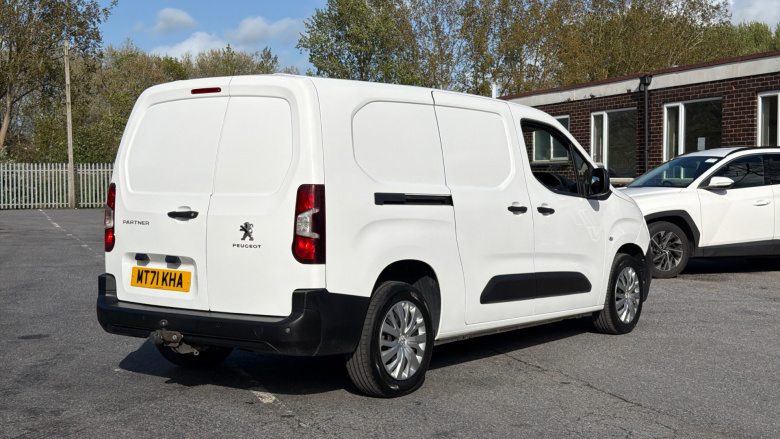 Peugeot Partner Long Diesel 850 1.5 BlueHDi 100 Professional Premium Crew Van